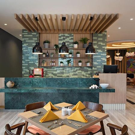 Maxonehotels At Kota Harapan Indah-Bekasi Kültér fotó