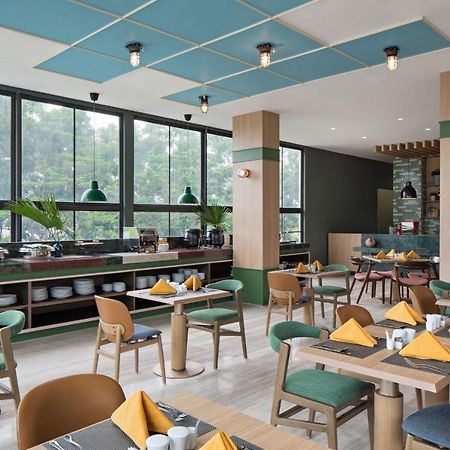Maxonehotels At Kota Harapan Indah-Bekasi Kültér fotó