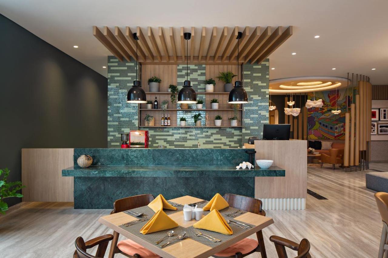Maxonehotels At Kota Harapan Indah-Bekasi Kültér fotó