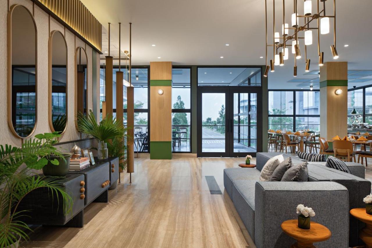 Maxonehotels At Kota Harapan Indah-Bekasi Kültér fotó