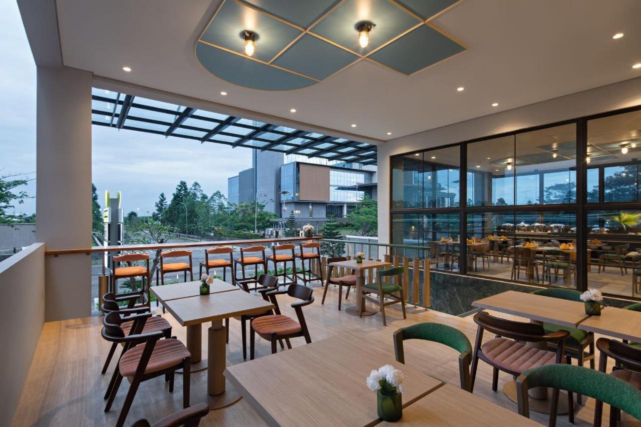 Maxonehotels At Kota Harapan Indah-Bekasi Kültér fotó