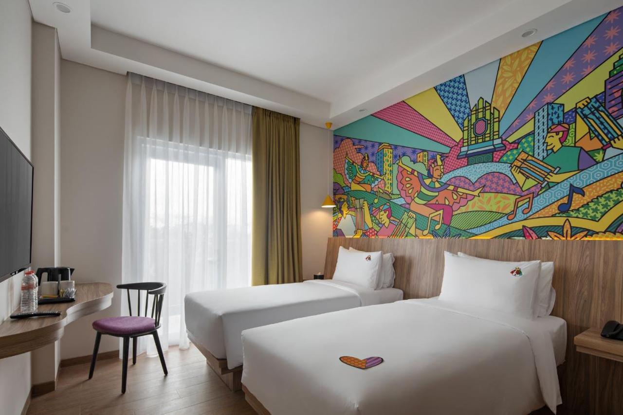 Maxonehotels At Kota Harapan Indah-Bekasi Kültér fotó