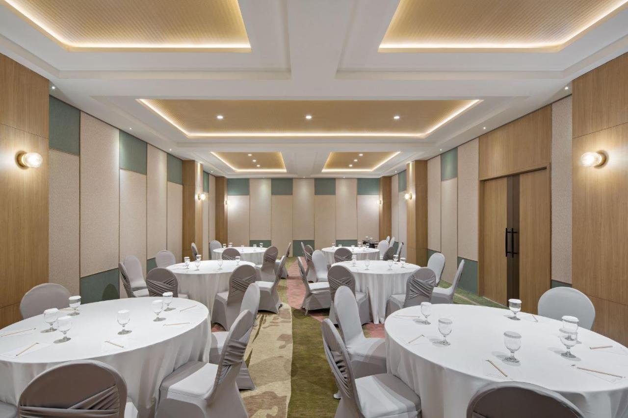 Maxonehotels At Kota Harapan Indah-Bekasi Kültér fotó
