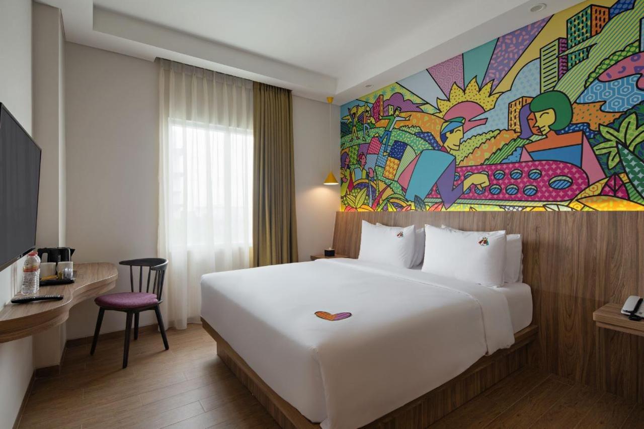 Maxonehotels At Kota Harapan Indah-Bekasi Kültér fotó